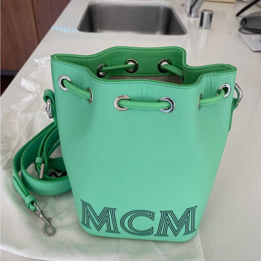 MCM Aren chain-Link Drawstring Tote Bag Green
